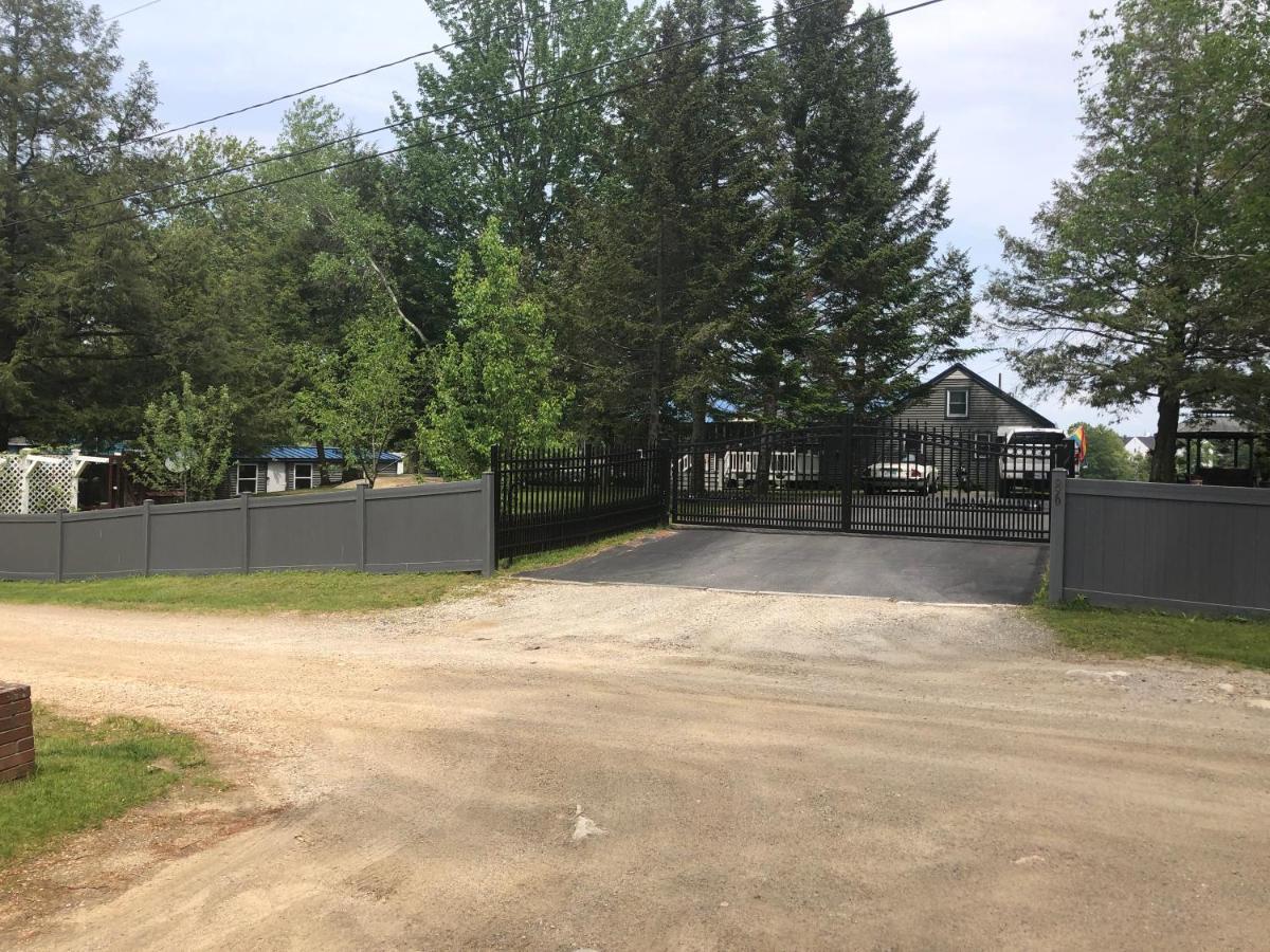 Welcome To The Lake Northwood Екстериор снимка
