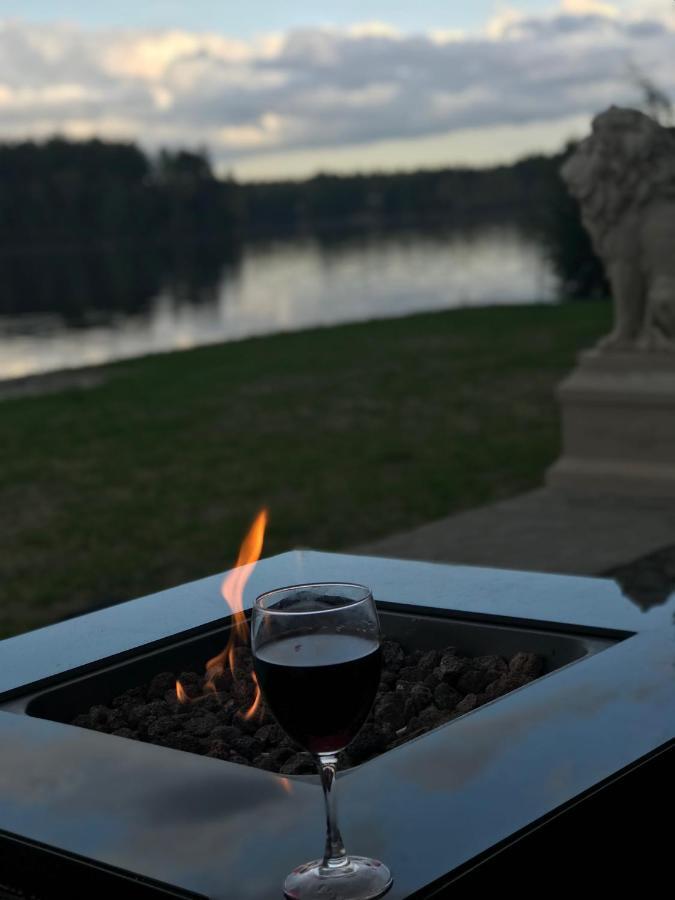Welcome To The Lake Northwood Екстериор снимка
